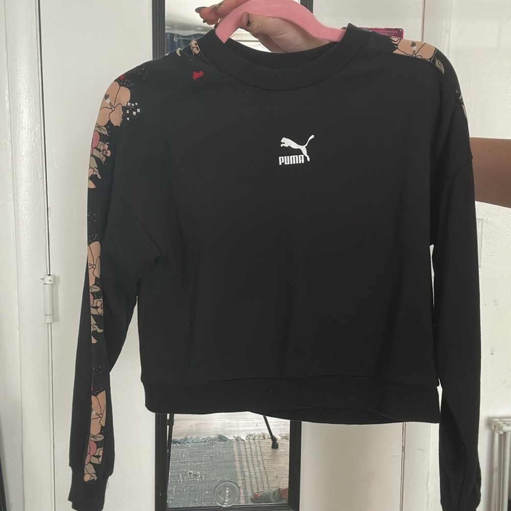 Puma workout sweatshirt or casual